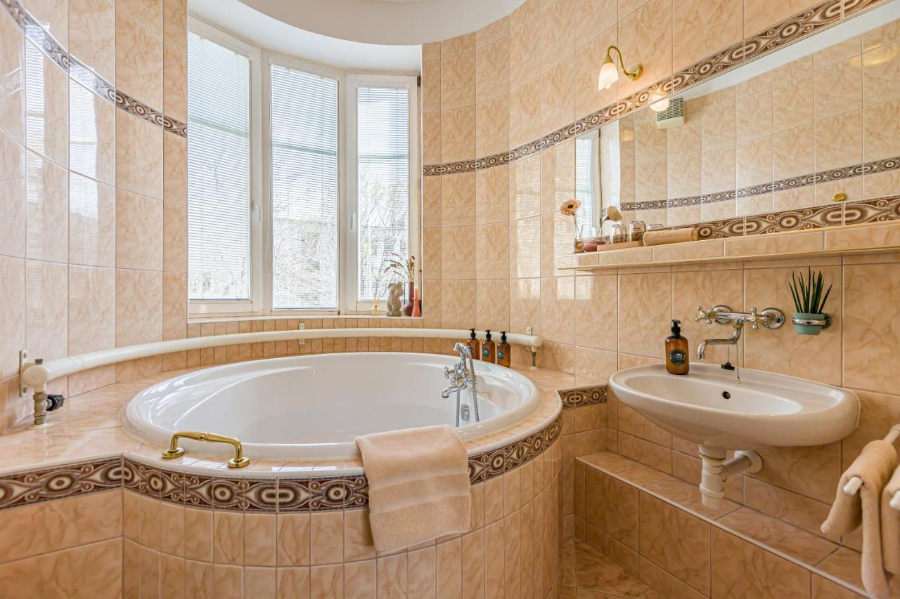 Hotel Arcus Garden 브라티슬라바 외부 사진